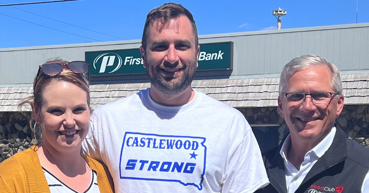 FPB Castlewood Branch Manager Breanna Beebe, Castlewood Mayor, FPB President Dave Roozenboom